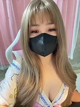 Snapshot of -Violet-t chatting on April 16, 2026, 1:45 pm -Violet-t online show from April 16, 2026, 1:45 pm