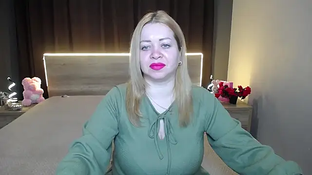 OliviaVerr online show from February 18, 2026, 1:18 pm