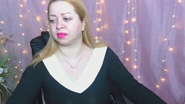 OliviaVerr online show from April 17, 2026, 12:19 pm