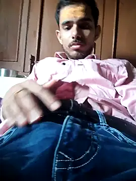 Rajkuma12345 online show from February 15, 2026, 6:32 am