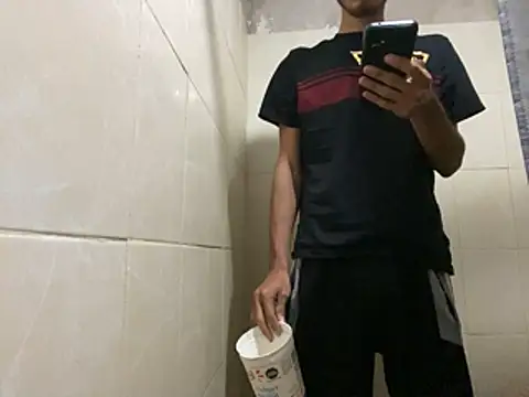 castro24141 online show from February 9, 2026, 2:32 pm