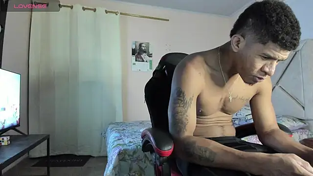 Snapshot of antonio_aguilarx chatting on July 13, 2026, 2:25 am antonio aguilarx online show from July 13, 2026, 2:25 am
