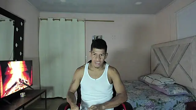 Snapshot of antonio_aguilarx chatting on July 16, 2026, 11:44 pm antonio aguilarx online show from July 16, 2026, 11:44 pm