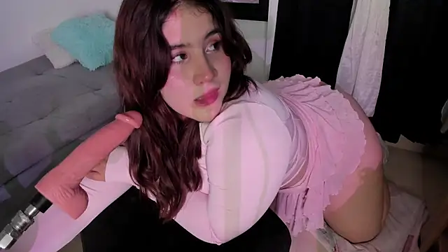 ivy velvet online show from April 15, 2026, 1:34 am