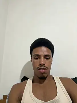 Snapshot of LorenzoBlack27 chatting on March 10, 2026, 11:43 pm LorenzoBlack27 online show from March 10, 2026, 11:43 pm