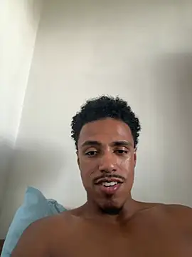 Snapshot of LorenzoBlack27 chatting on March 22, 2026, 8:34 pm LorenzoBlack27 online show from March 22, 2026, 8:34 pm