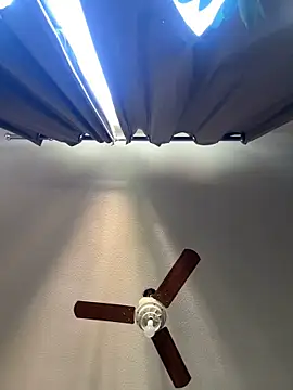 Snapshot of LorenzoBlack27 chatting on March 29, 2026, 5:24 pm LorenzoBlack27 online show from March 29, 2026, 5:24 pm