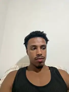 Snapshot of LorenzoBlack27 chatting on March 31, 2026, 12:45 am LorenzoBlack27 online show from March 31, 2026, 12:45 am