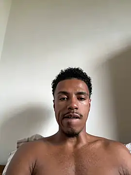 Snapshot of LorenzoBlack27 chatting on April 7, 2026, 6:30 pm LorenzoBlack27 online show from April 7, 2026, 6:30 pm