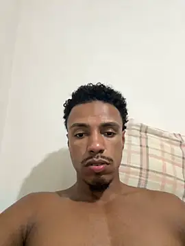 Snapshot of LorenzoBlack27 chatting on April 15, 2026, 1:12 am LorenzoBlack27 online show from April 15, 2026, 1:12 am