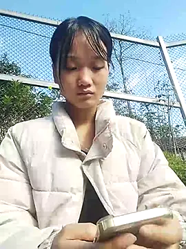 Snapshot of Hina2xx chatting on February 5, 2026, 1:54 am Hina2xx online show from February 5, 2026, 1:54 am