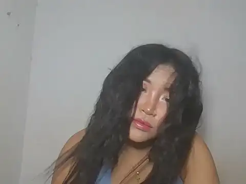 Zyeiii online show from May 17, 2026, 6:37 pm
