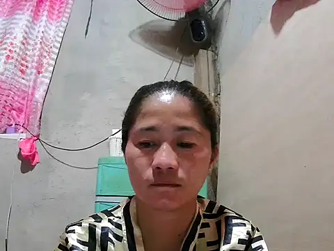 lovelyxxx88 online show from April 8, 2026, 11:43 am