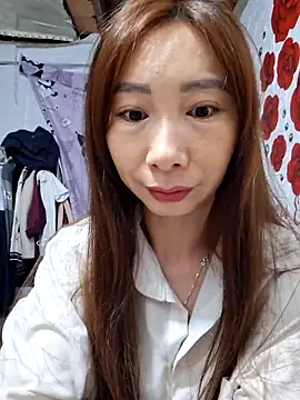 Snapshot of Adela-222 chatting on March 19, 2026, 12:47 am Adela-222 online show from March 19, 2026, 12:47 am