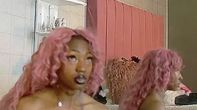 DaniaMarcell online show from March 27, 2026, 9:32 am