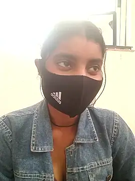 Snapshot of Erotic-Girl chatting on January 13, 2026, 6:29 am Erotic-Girl online show from January 13, 2026, 6:29 am