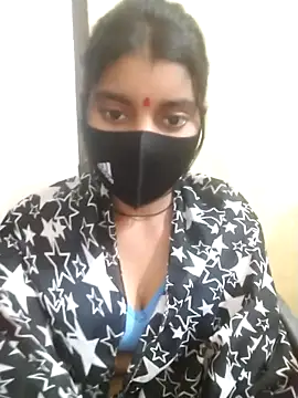 Erotic-Girl online show from January 15, 2026, 4:33 pm