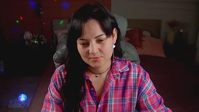  SilkyShadow  online show from February 24, 2026, 1:03 am