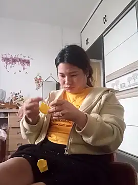 Minaa2x online show from April 7, 2026, 7:42 am