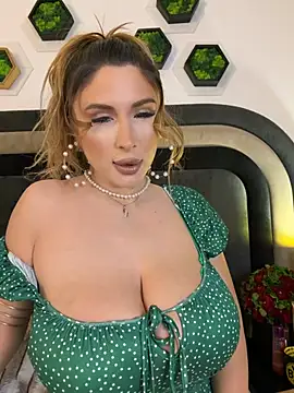 LucyBridgette online show from April 7, 2026, 3:29 am