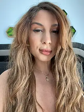 Snapshot of LucyBridgette chatting on May 5, 2026, 12:24 pm LucyBridgette online show from May 5, 2026, 12:24 pm