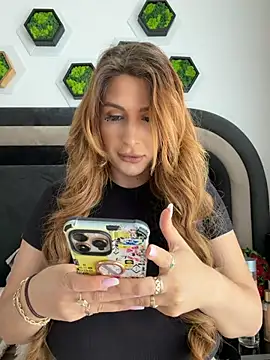 Snapshot of LucyBridgette chatting on June 4, 2026, 11:16 am LucyBridgette online show from June 4, 2026, 11:16 am