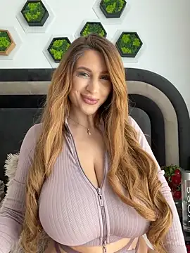 Snapshot of LucyBridgette chatting on June 6, 2026, 10:53 am LucyBridgette online show from June 6, 2026, 10:53 am