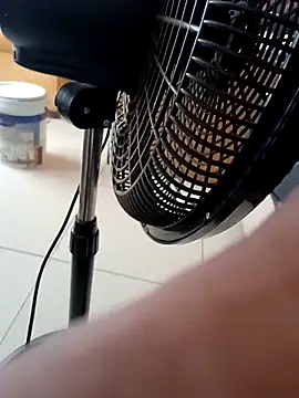 Snapshot of Winterslender chatting on February 9, 2026, 11:36 am Winterslender online show from February 9, 2026, 11:36 am