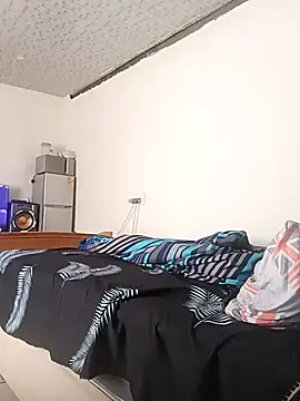 Snapshot of Winterslender chatting on February 13, 2026, 8:21 am Winterslender online show from February 13, 2026, 8:21 am