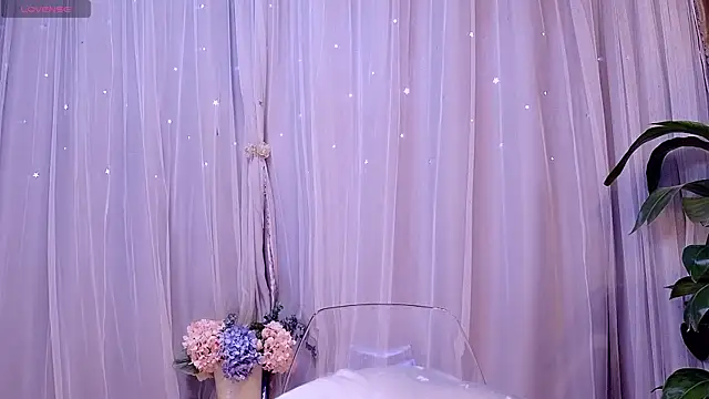 Snapshot of neinei_bao chatting on April 12, 2026, 8:19 am neinei bao online show from April 12, 2026, 8:19 am
