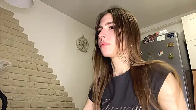 ElsieKuhlmann online show from March 1, 2026, 4:03 am