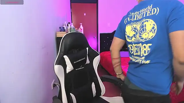 Snapshot of Theo_Rowan chatting on January 8, 2026, 12:29 pm Theo Rowan online show from January 8, 2026, 12:29 pm