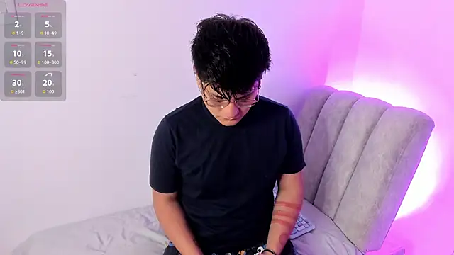 Snapshot of Theo_Rowan chatting on January 12, 2026, 9:25 am Theo Rowan online show from January 12, 2026, 9:25 am