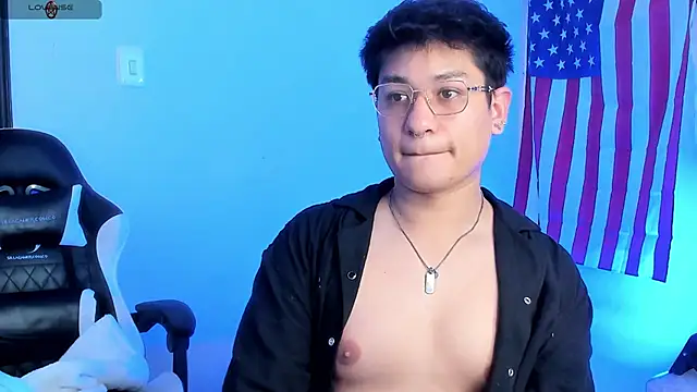 Snapshot of Theo_Rowan chatting on March 3, 2026, 7:31 pm Theo Rowan online show from March 3, 2026, 7:31 pm