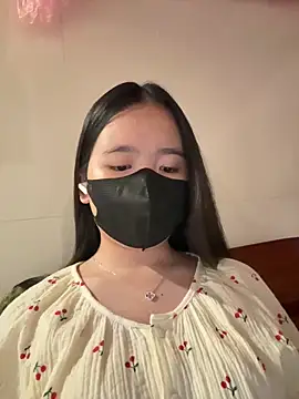 Gwen879 online show from February 4, 2026, 1:39 pm