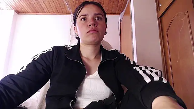 Shanel Lozano online show from February 4, 2026, 7:42 pm