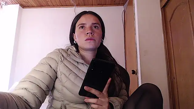 Shanel Lozano online show from February 17, 2026, 9:21 pm