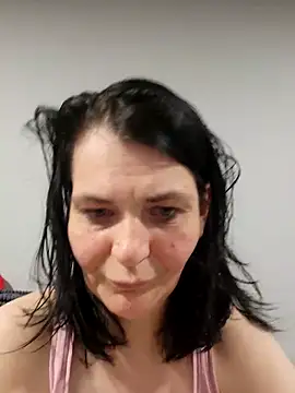 Snapshot of roksa2026 chatting on May 3, 2026, 8:15 pm roksa2026 online show from May 3, 2026, 8:15 pm