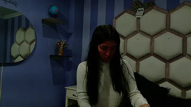 Snapshot of yvi_taylor chatting on April 24, 2026, 2:19 pm yvi taylor online show from April 24, 2026, 2:19 pm
