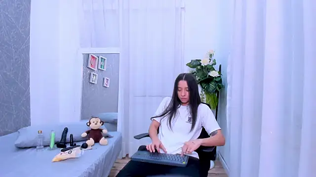 Snapshot of ViictoriiaSaenz chatting on February 5, 2026, 4:06 am ViictoriiaSaenz online show from February 5, 2026, 4:06 am