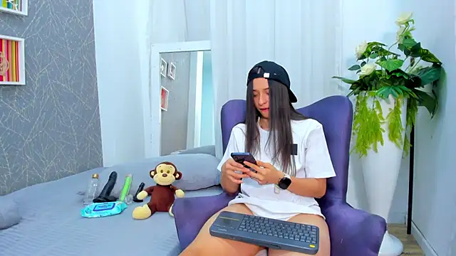 Snapshot of ViictoriiaSaenz chatting on February 18, 2026, 4:19 am ViictoriiaSaenz online show from February 18, 2026, 4:19 am