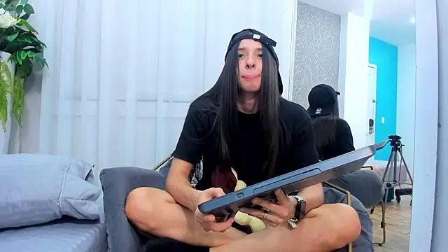 Snapshot of ViictoriiaSaenz chatting on February 20, 2026, 3:47 am ViictoriiaSaenz online show from February 20, 2026, 3:47 am