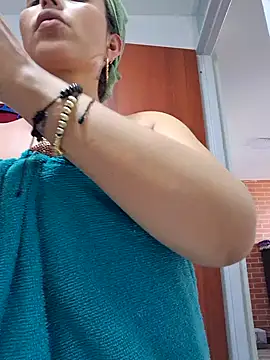 LunaRouuse  online show from February 9, 2026, 9:19 pm