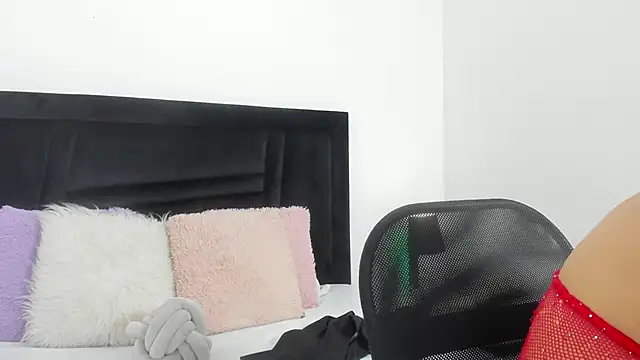 Naugthy Sara online show from February 12, 2026, 7:09 pm