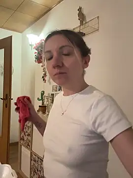 Snapshot of Marina_und_Jayden chatting on February 22, 2026, 7:01 pm Marina und Jayden online show from February 22, 2026, 7:01 pm