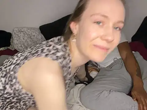 midnight ballerina  online show from March 10, 2026, 9:20 pm