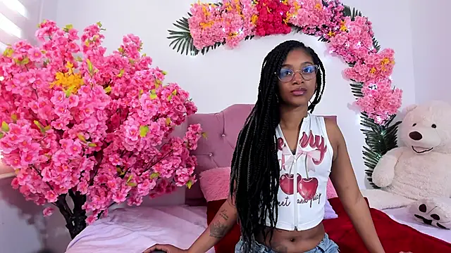 Snapshot of Pamela_James_ chatting on January 14, 2026, 2:12 pm Pamela James online show from January 14, 2026, 2:12 pm