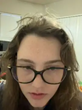 julia4thewin online show from March 19, 2026, 11:53 pm