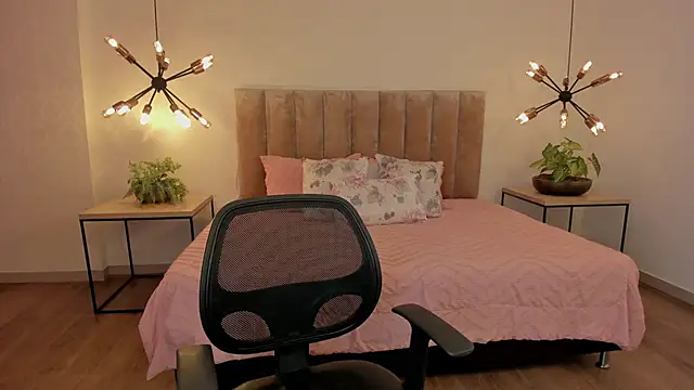 Abriil cutee online show from February 28, 2026, 10:33 pm