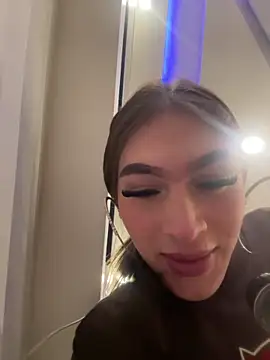 Snapshot of lizz_lunna chatting on April 28, 2026, 3:44 am lizz lunna online show from April 28, 2026, 3:44 am